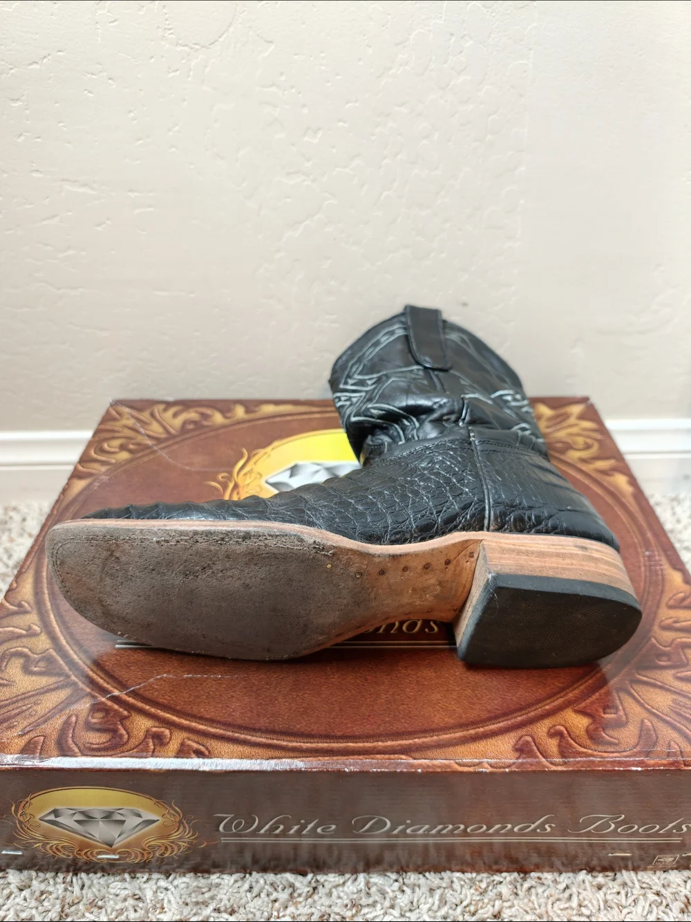 White Diamonds used boots